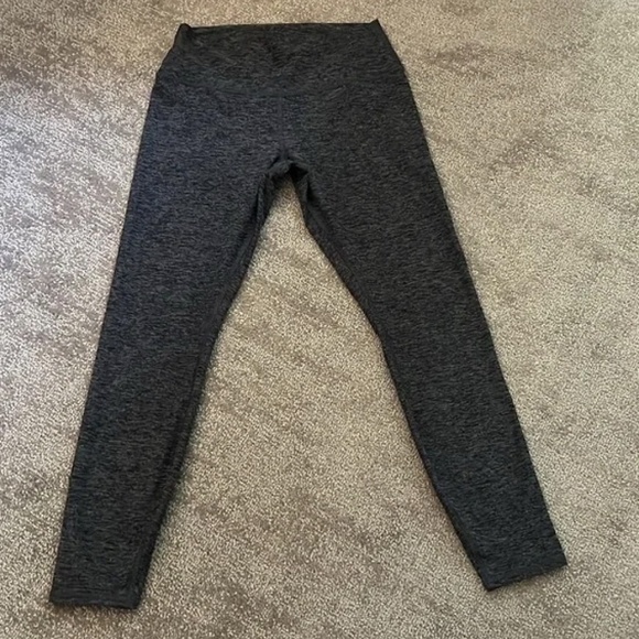 Alo Leggings Size M like new - Picture 3 of 3